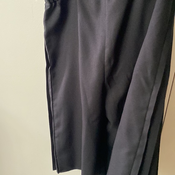 Beautiful French Pinafore Culottes Jumper convertible to shorts ✨FIRM✨

NWOT - Picture 6 of 10